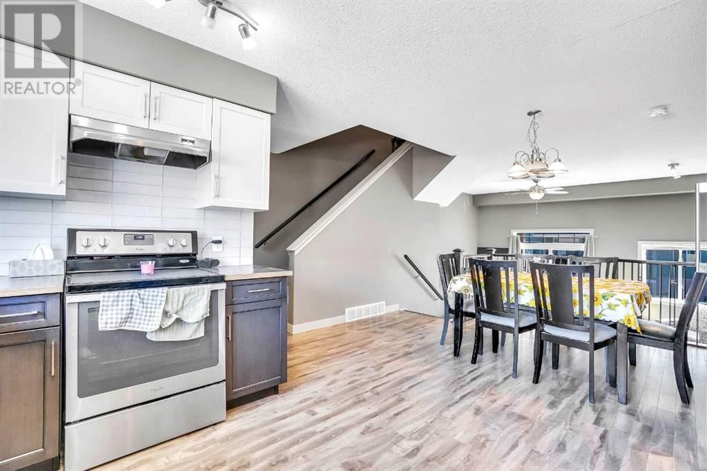 126 STRATHCONA CIRCLE Image 16