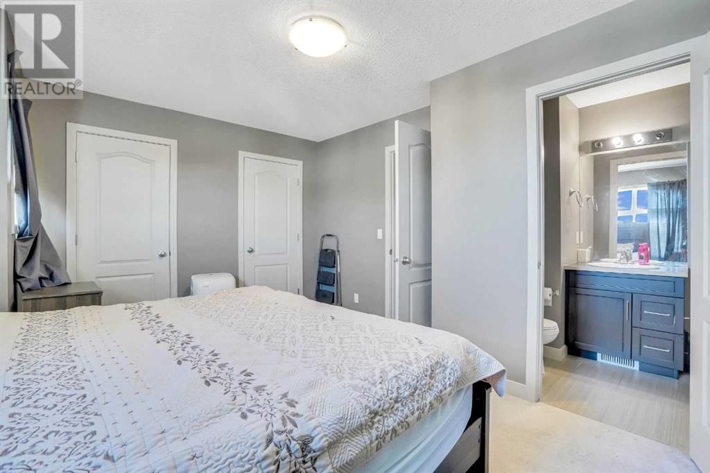 126 STRATHCONA CIRCLE Image 32