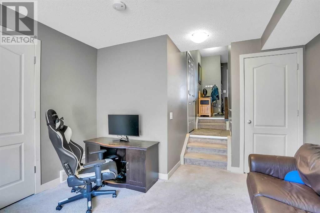 126 STRATHCONA CIRCLE Image 35