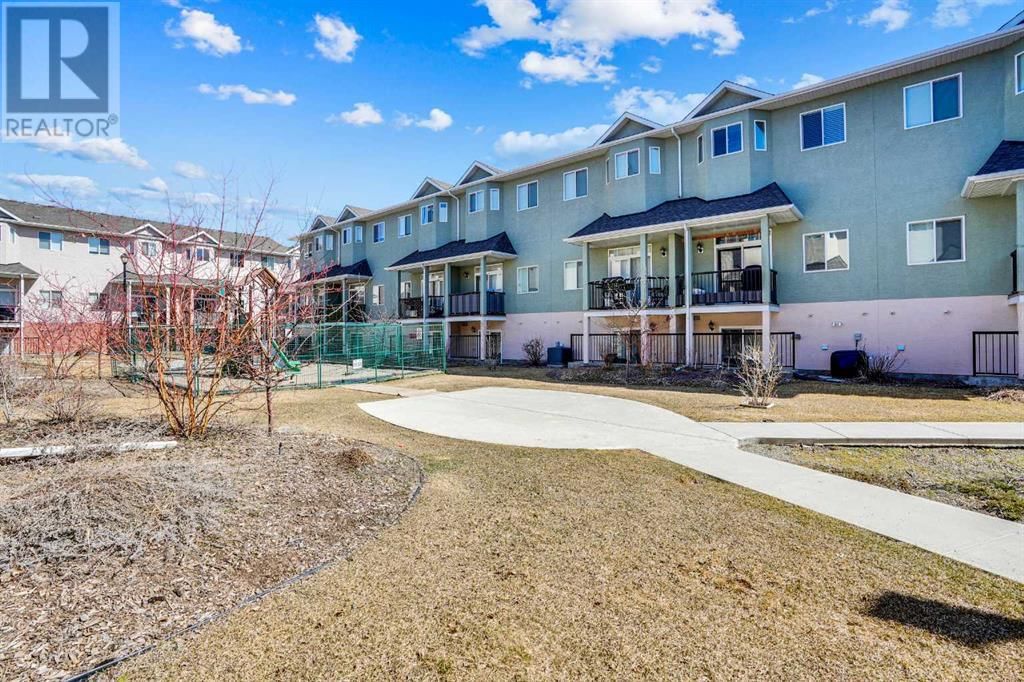 126 STRATHCONA CIRCLE Image 44