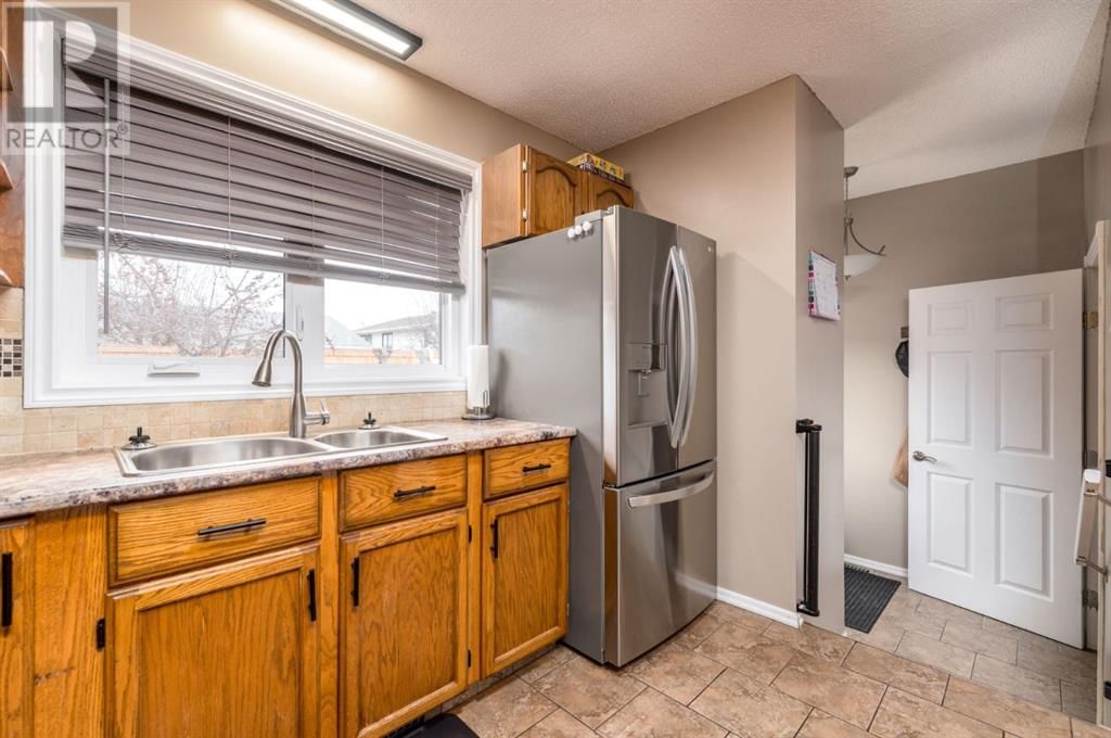 5725 40 STREET Image 12