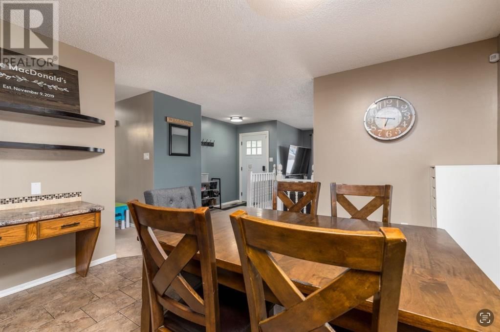 5725 40 STREET Image 8