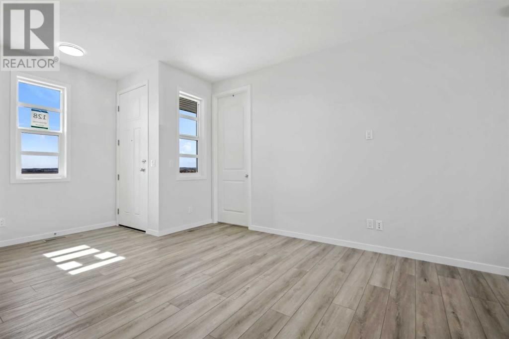 128 SETONSTONE MANOR SOUTHEAST Image 12