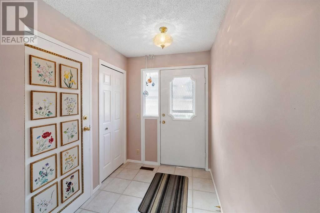 300 EDGEDALE DRIVE NORTHWEST Image 2