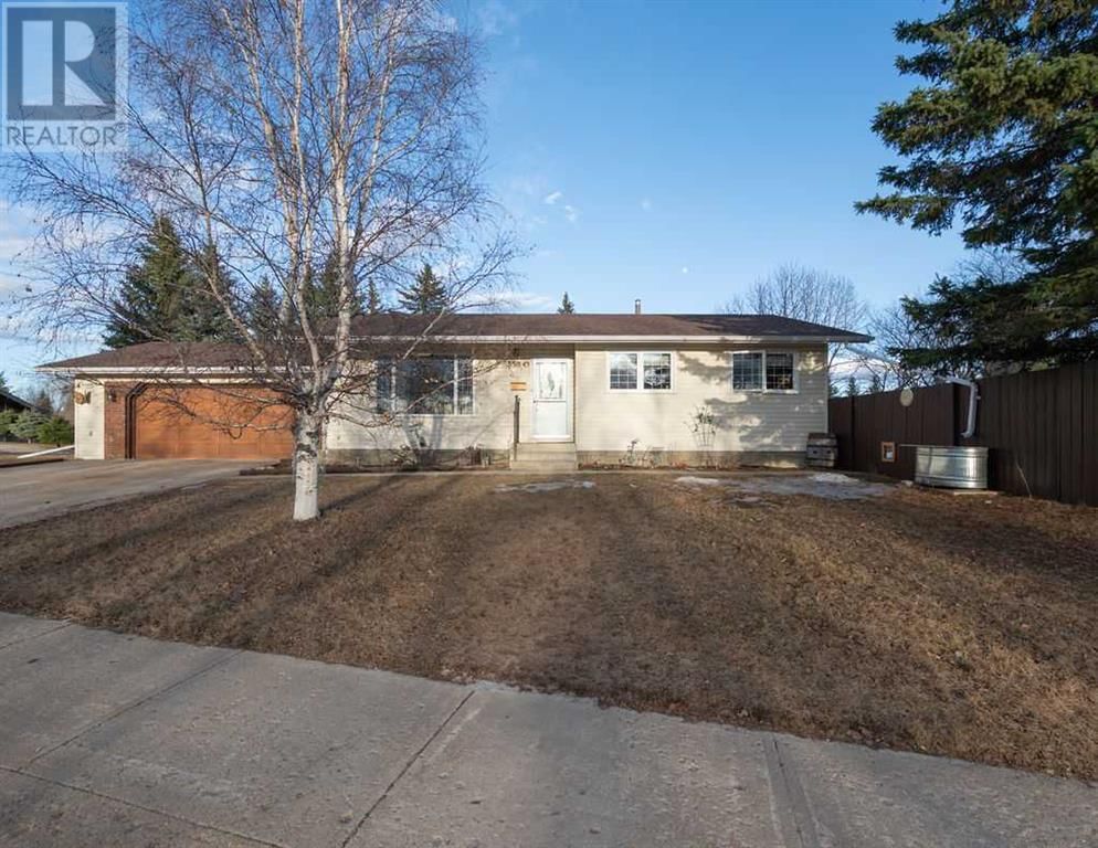 5318 43 AVENUE Image 1