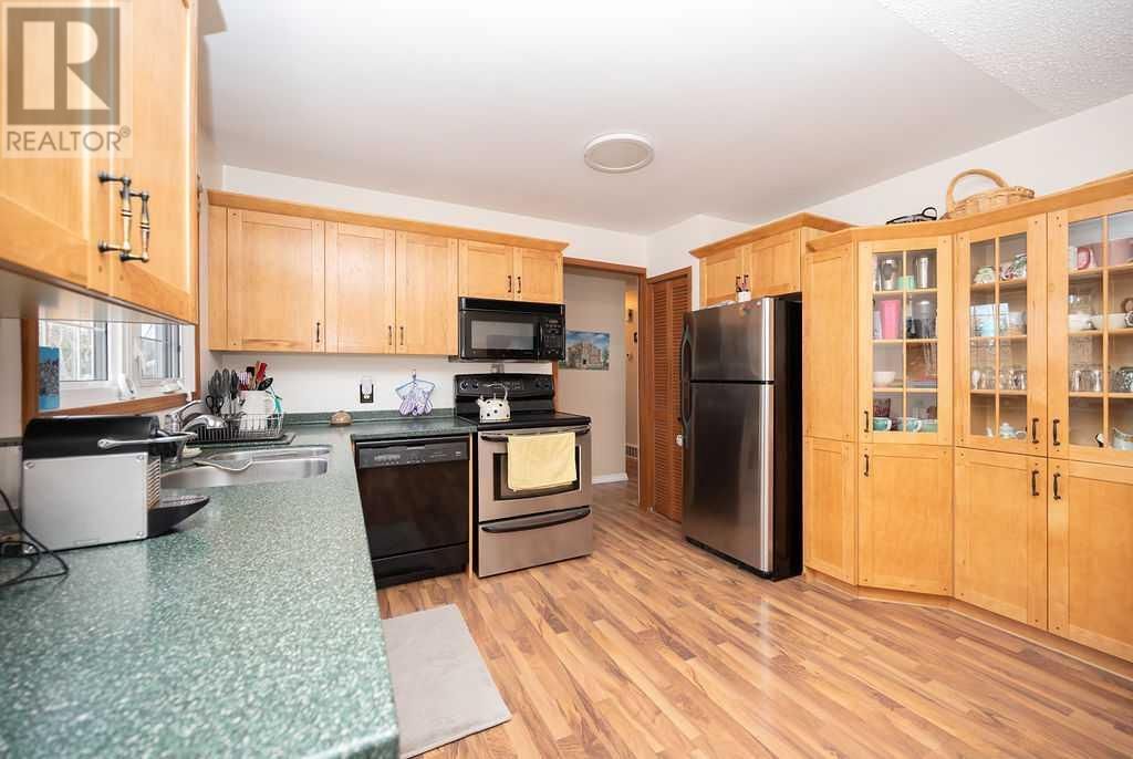 5318 43 AVENUE Image 6