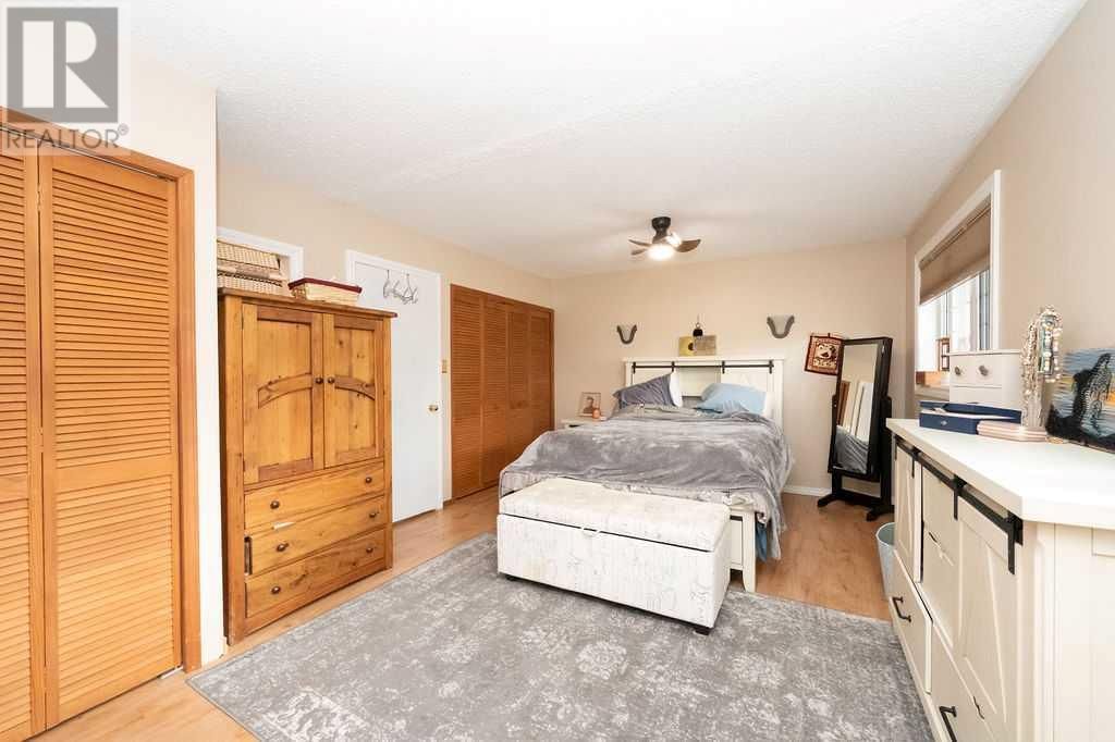 5318 43 AVENUE Image 8