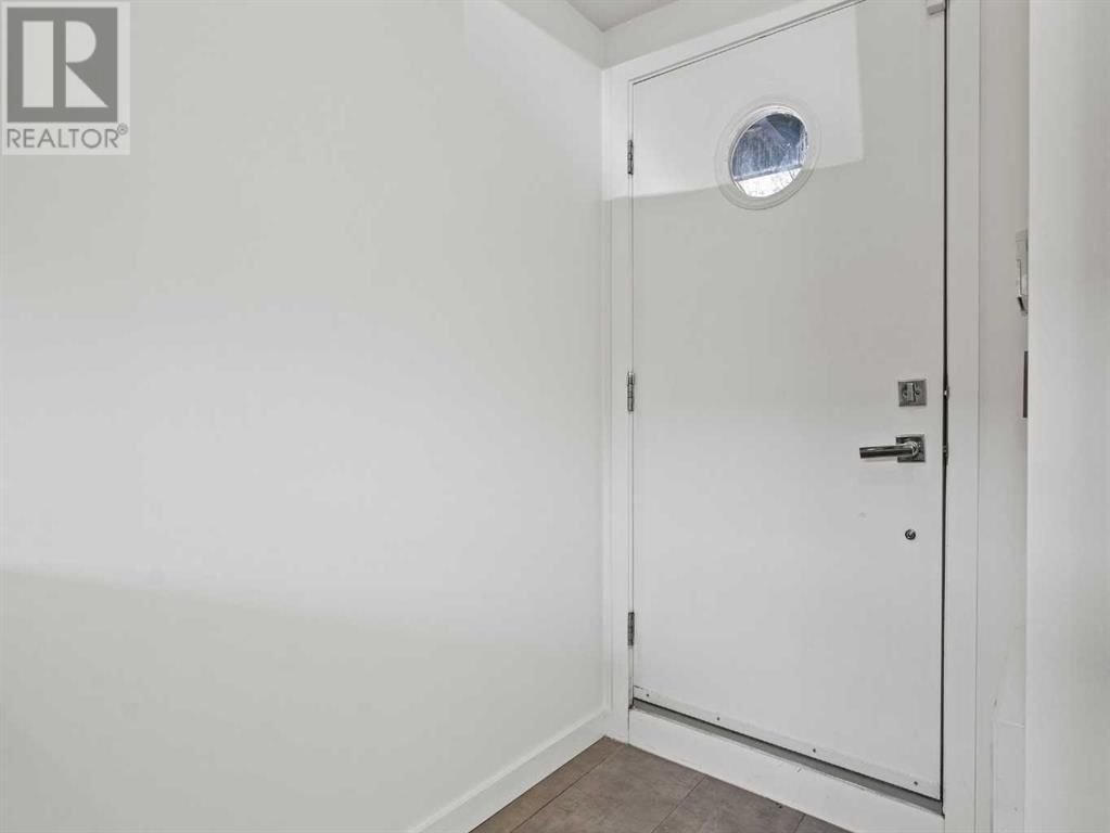 118 18 AVENUE SOUTHWEST Image 11