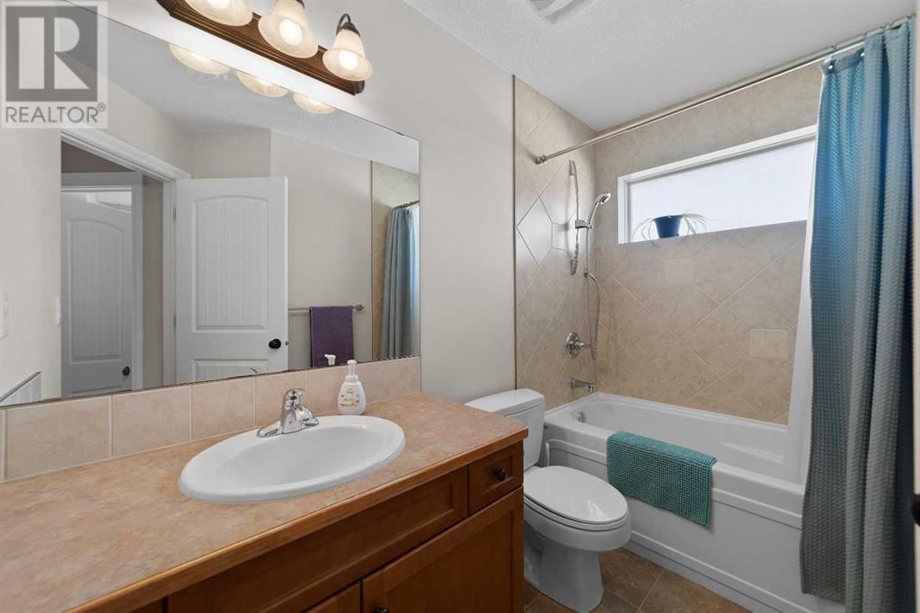 2145 25 AVENUE Image 18