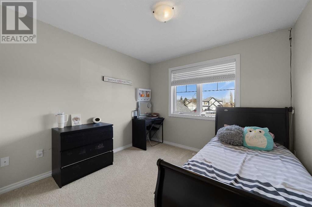2145 25 AVENUE Image 20