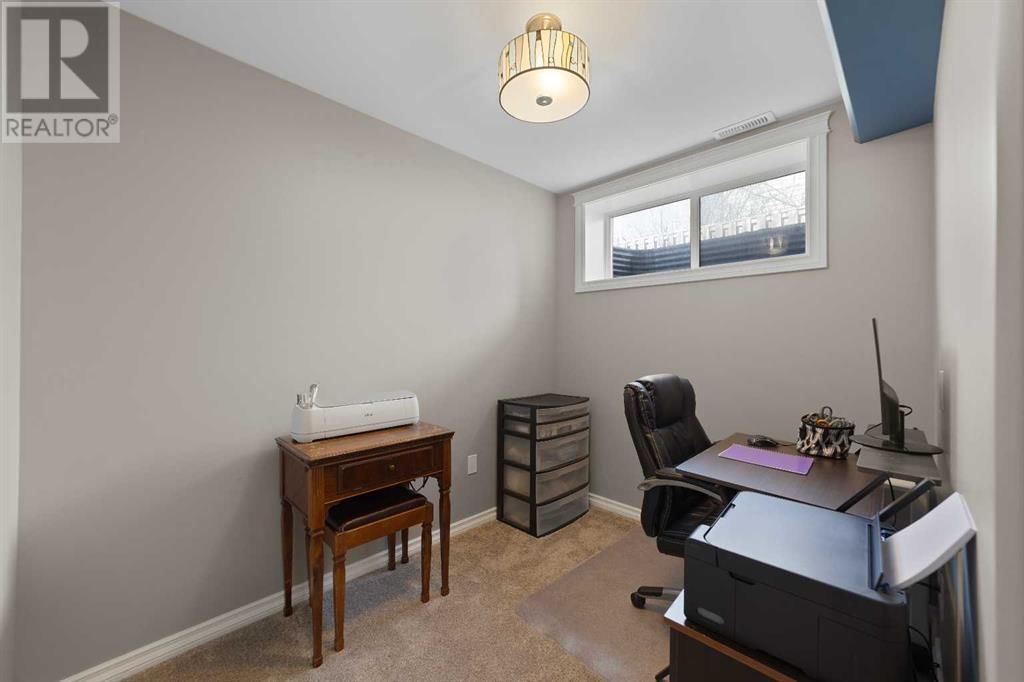 2145 25 AVENUE Image 23