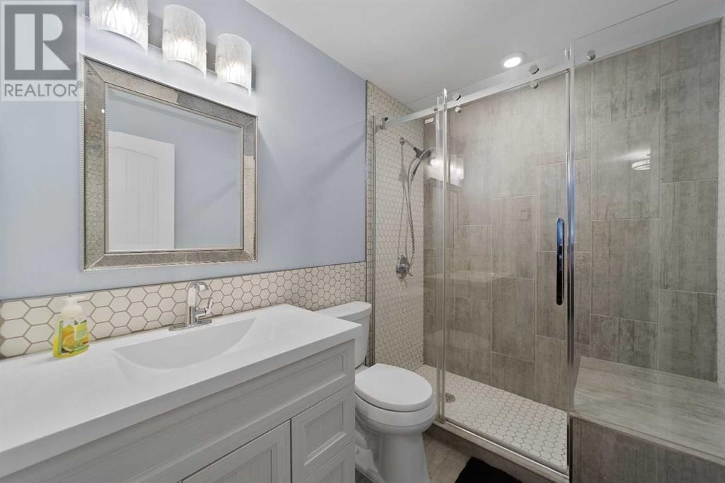2145 25 AVENUE Image 25