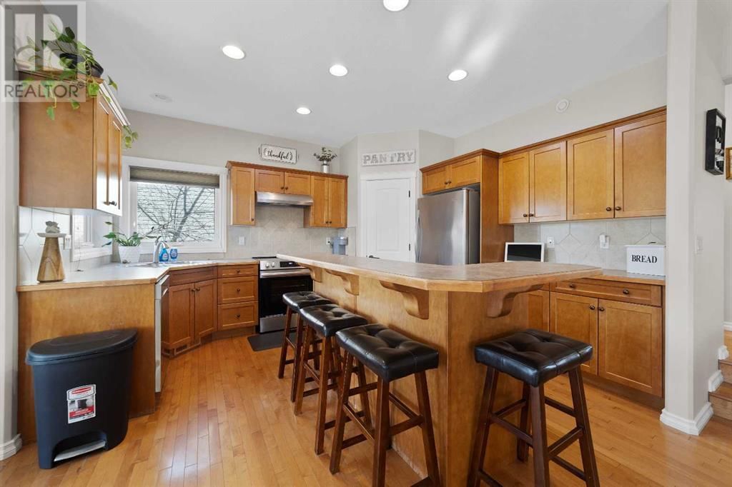 2145 25 AVENUE Image 3