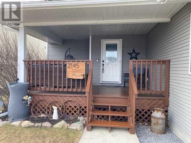 2145 25 AVENUE Image 30