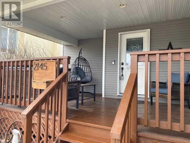 2145 25 AVENUE Image 31