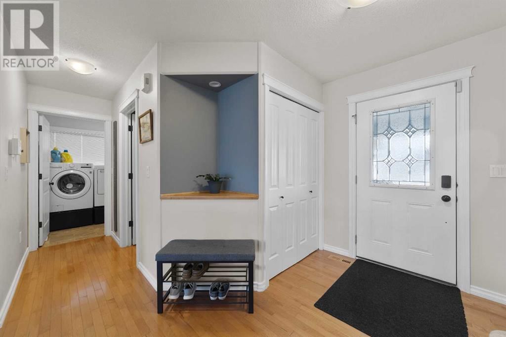 2145 25 AVENUE Image 5