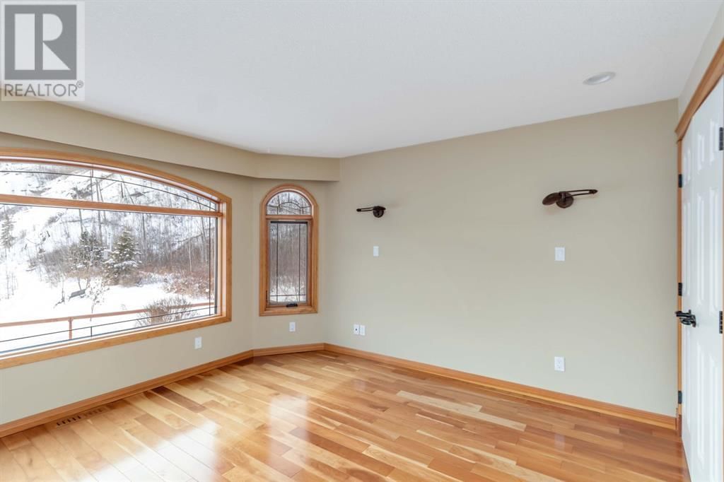 122 GOODWIN PLACE Image 14