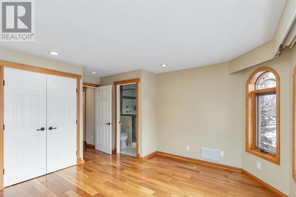 122 GOODWIN PLACE Image 17