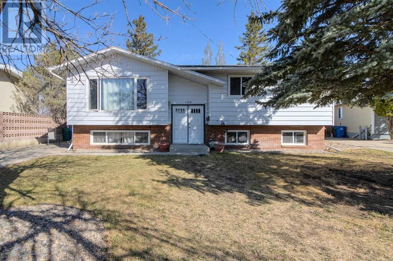 102 Pensacola Court West Lethbridge, Alberta