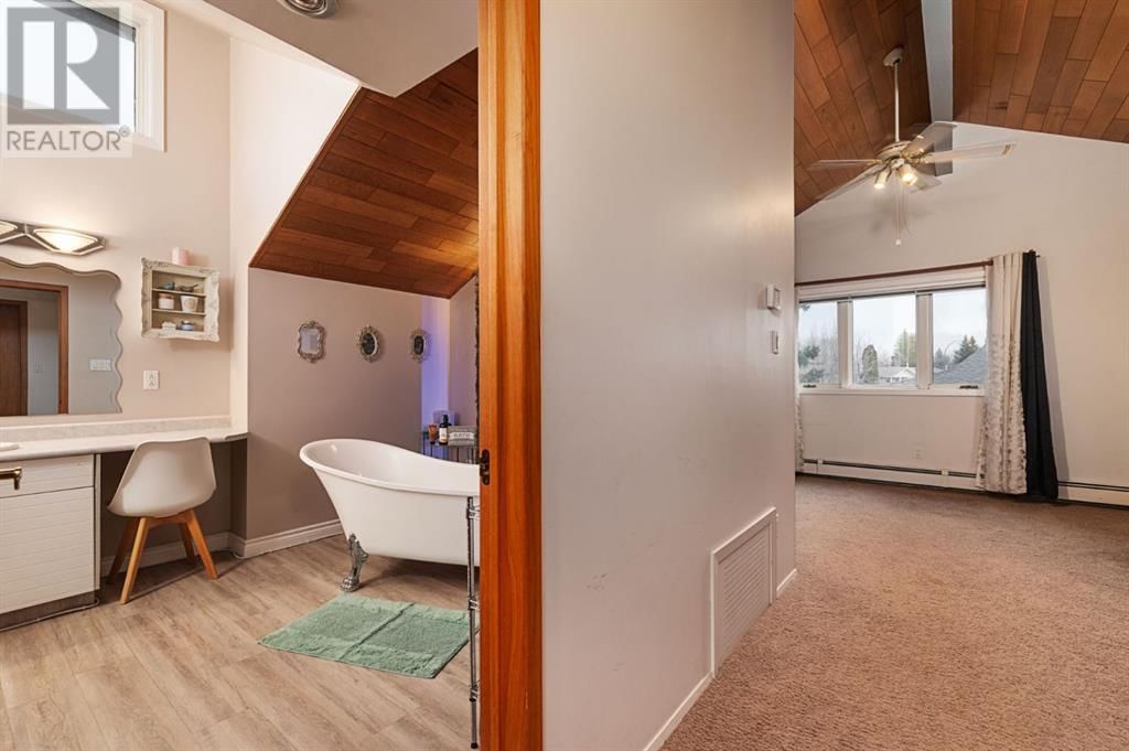 5308 37 STREET Image 21