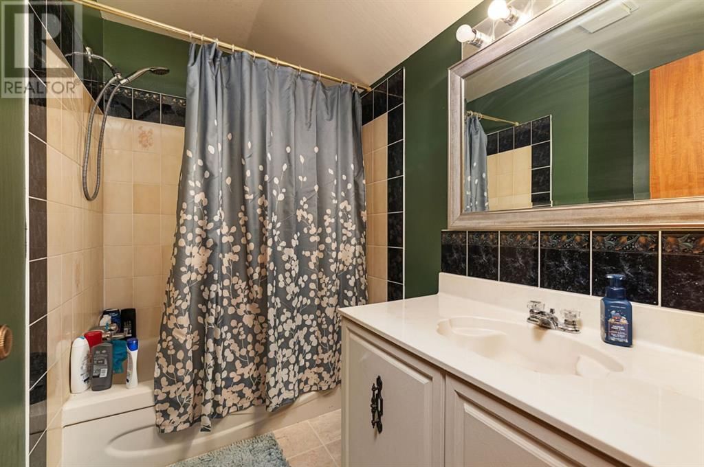 5308 37 STREET Image 32