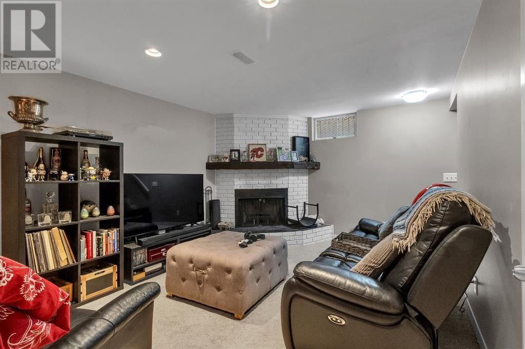 284 ACADIA DRIVE SOUTHEAST Image 24