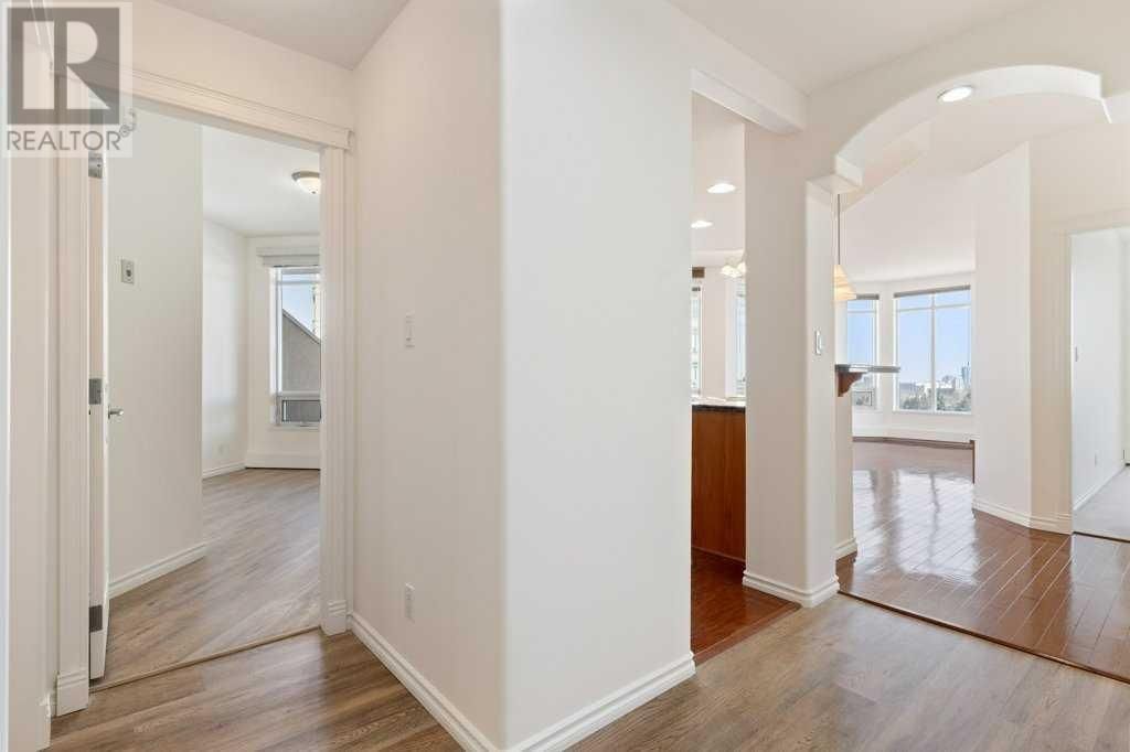 1726 14 AVENUE NORTHWEST Image 6
