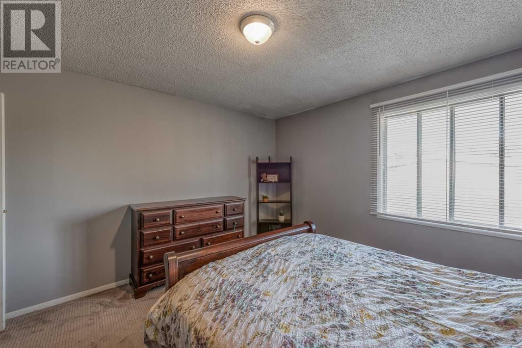 3015 51 STREET SOUTHWEST Image 14