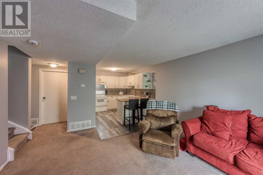 3015 51 STREET SOUTHWEST Image 6