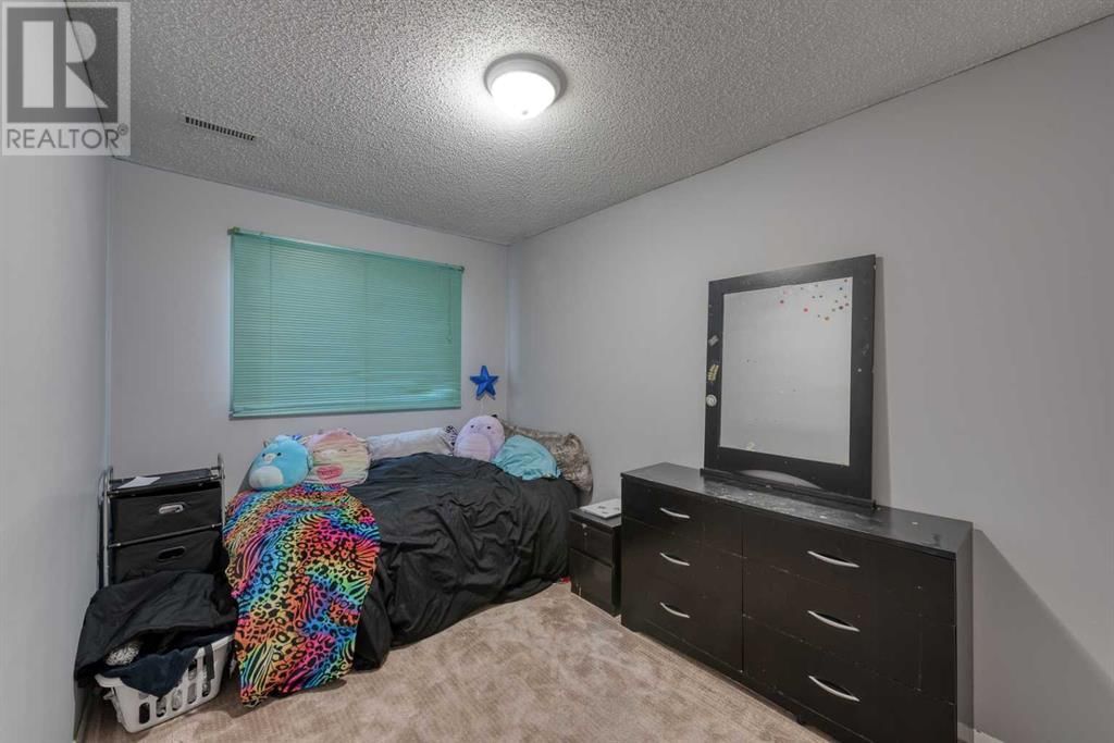 3015 51 STREET SOUTHWEST Image 9