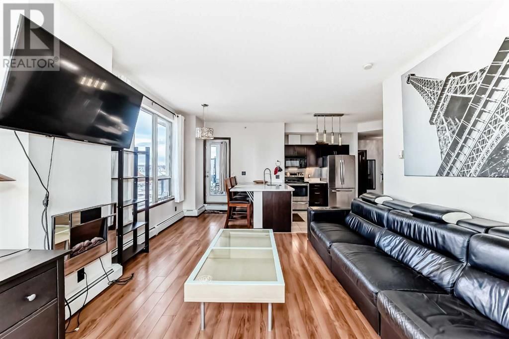 1053 10 STREET SOUTHWEST Image 13