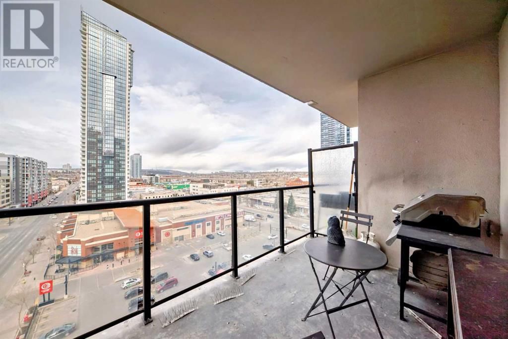 1053 10 STREET SOUTHWEST Image 18