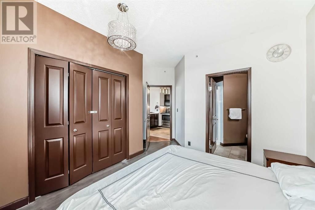 1053 10 STREET SOUTHWEST Image 22