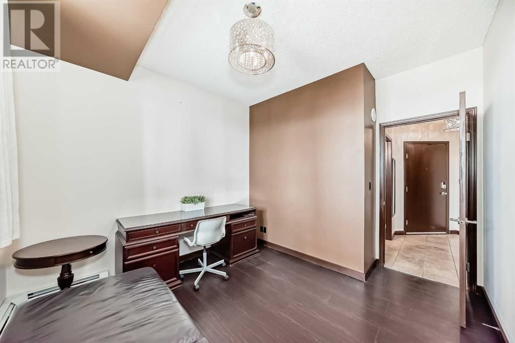 1053 10 STREET SOUTHWEST Image 29