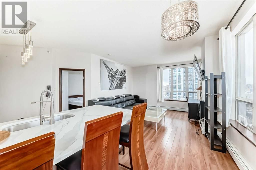 1053 10 STREET SOUTHWEST Image 6