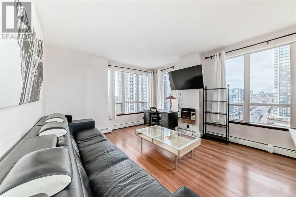 1053 10 STREET SOUTHWEST Image 9