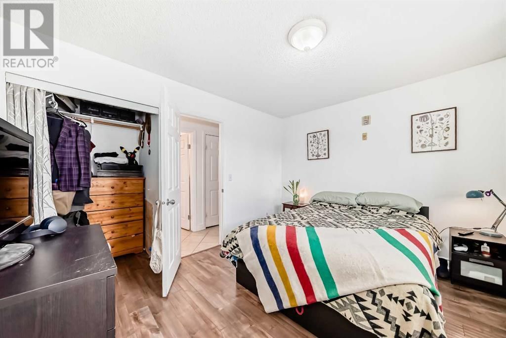 1815 26 AVENUE SOUTHWEST Image 1