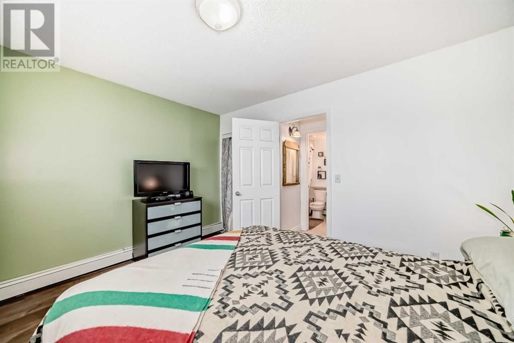 1815 26 AVENUE SOUTHWEST Image 22