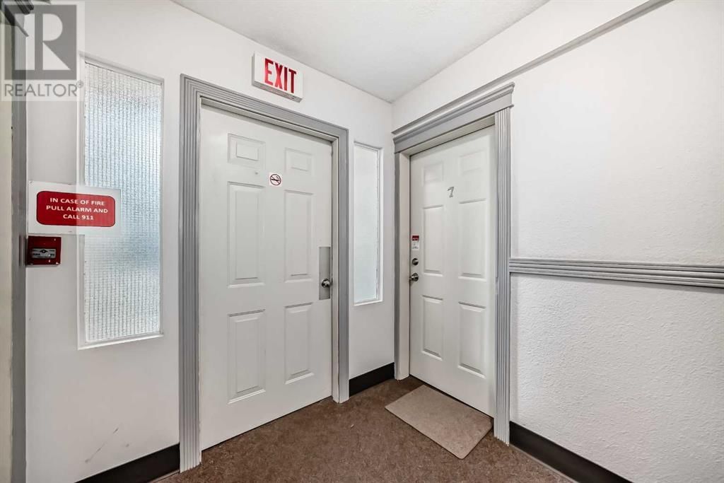 1815 26 AVENUE SOUTHWEST Image 27