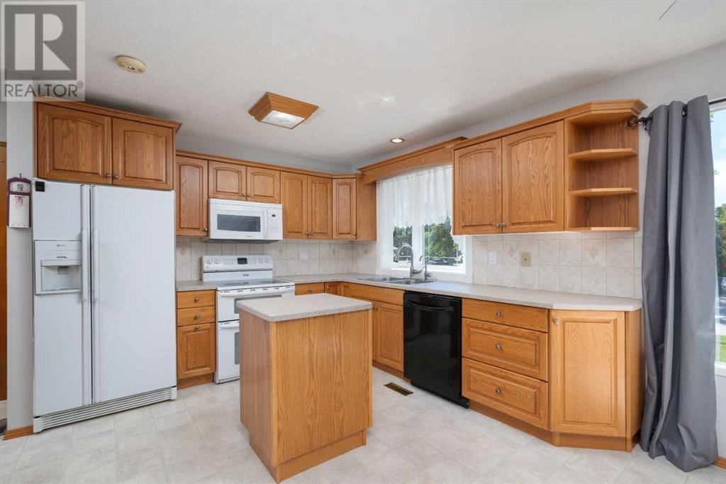 4811 51 AVENUE Image 11