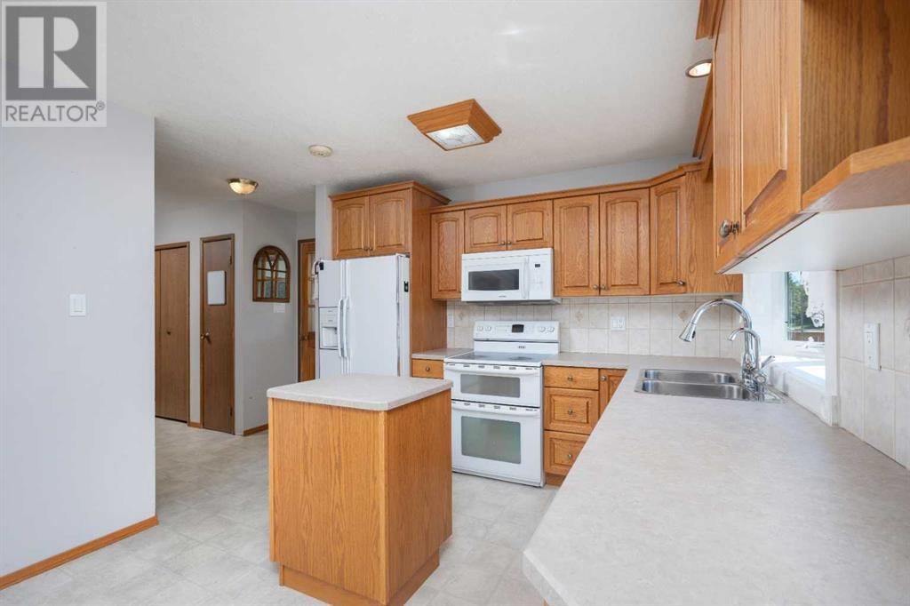 4811 51 AVENUE Image 13
