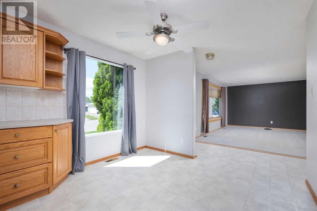 4811 51 AVENUE Image 14