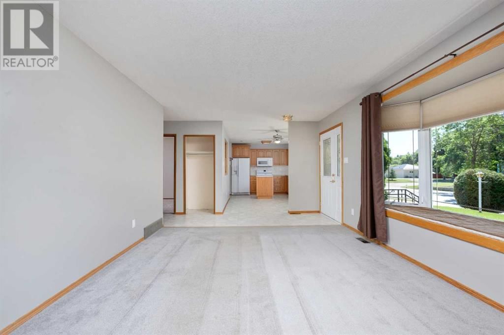 4811 51 AVENUE Image 15