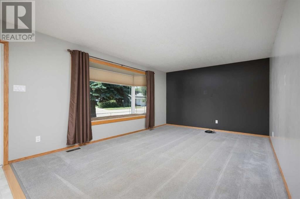 4811 51 AVENUE Image 16