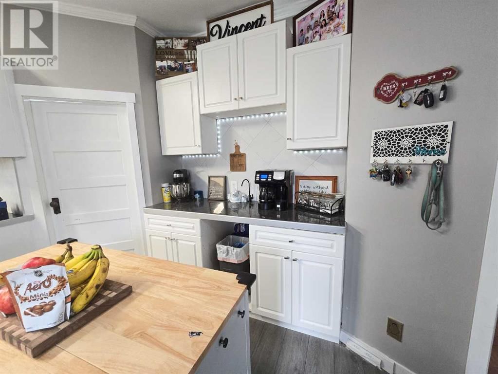 4704 47 AVENUE Image 10