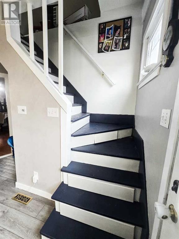 4704 47 AVENUE Image 20