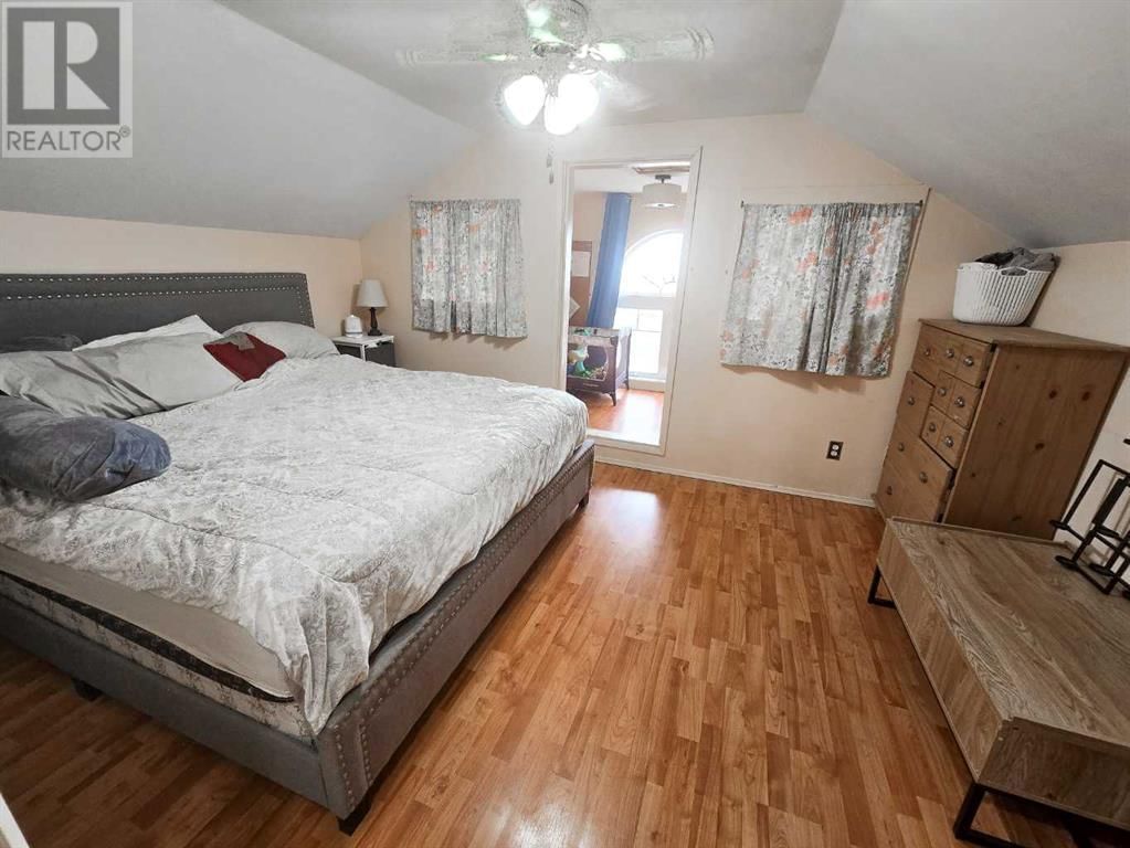 4704 47 AVENUE Image 22