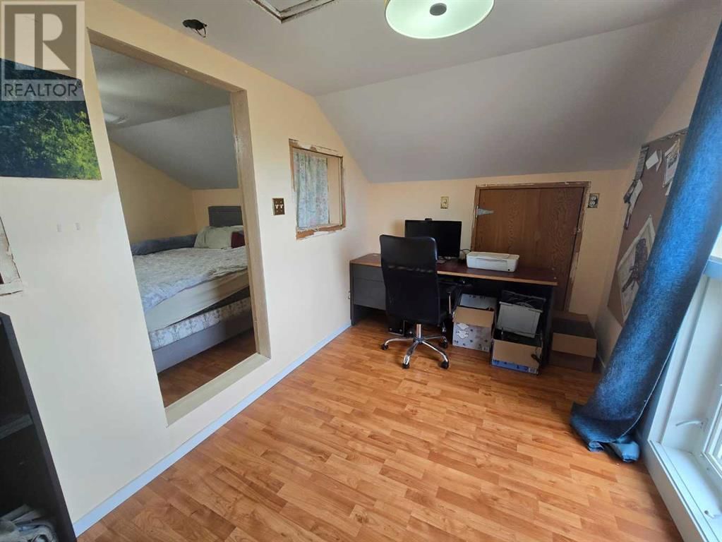 4704 47 AVENUE Image 23