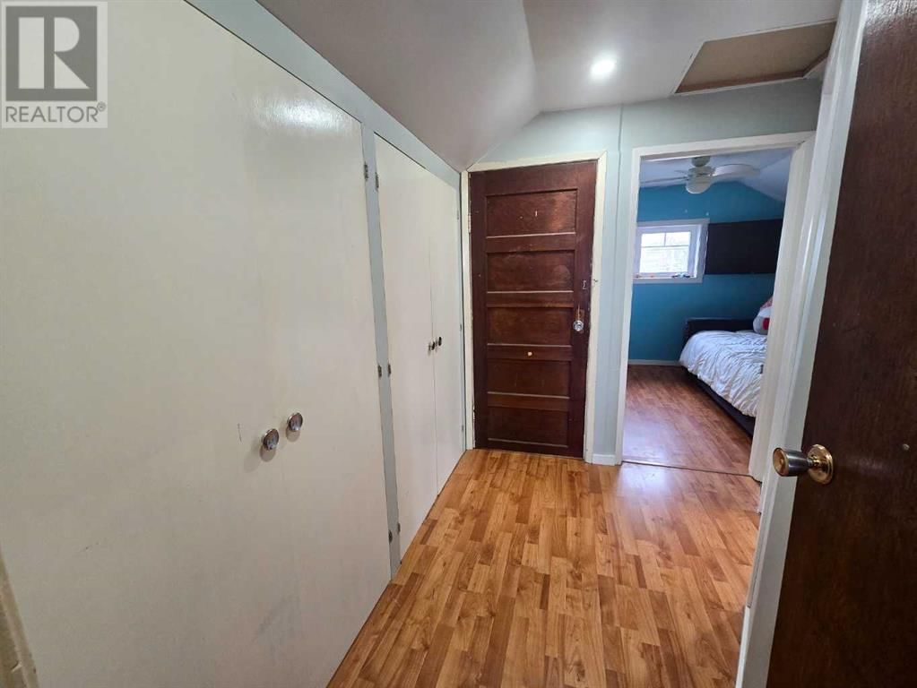 4704 47 AVENUE Image 27