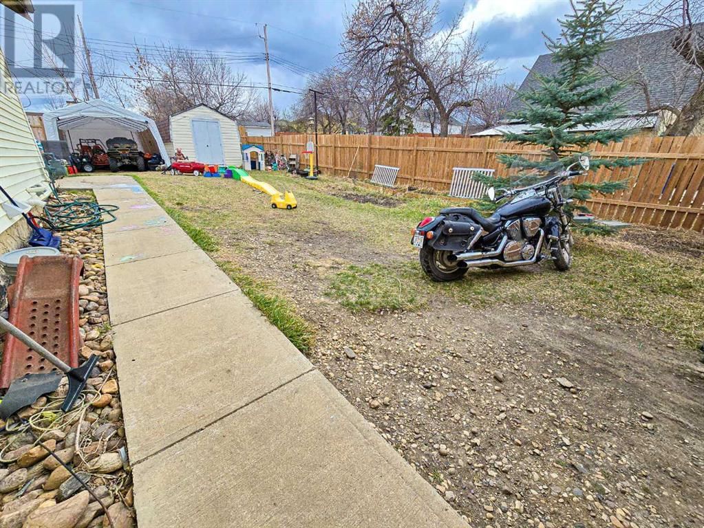 4704 47 AVENUE Image 33